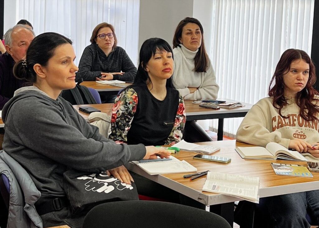 Розпізнаємо фейки, дбаючи про власну безпеку: тренінг для медійників у Чернівцях 18 Розпізнаємо фейки, дбаючи про власну безпеку: тренінг для медійників у Чернівцях 1