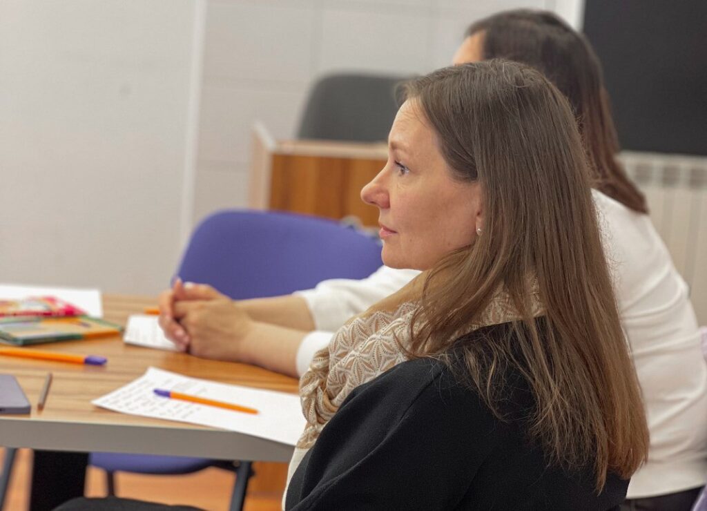 Розпізнаємо фейки, дбаючи про власну безпеку: тренінг для медійників у Чернівцях 21 Розпізнаємо фейки, дбаючи про власну безпеку: тренінг для медійників у Чернівцях 4