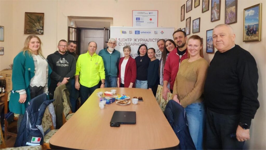  Італійські волонтери привезли до Івано-Франківська допомогу, яку передадуть журналістам з Чернігова 1