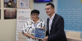 «Газети — це те, по чому будуть вивчати історію»: як прифронтові редакції тримають інформаційний фронт