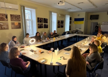 Світло всередині: як журналісти ділилися теплом у напівтемряві війни 16 Світло всередині: як журналісти ділилися теплом у напівтемряві війни