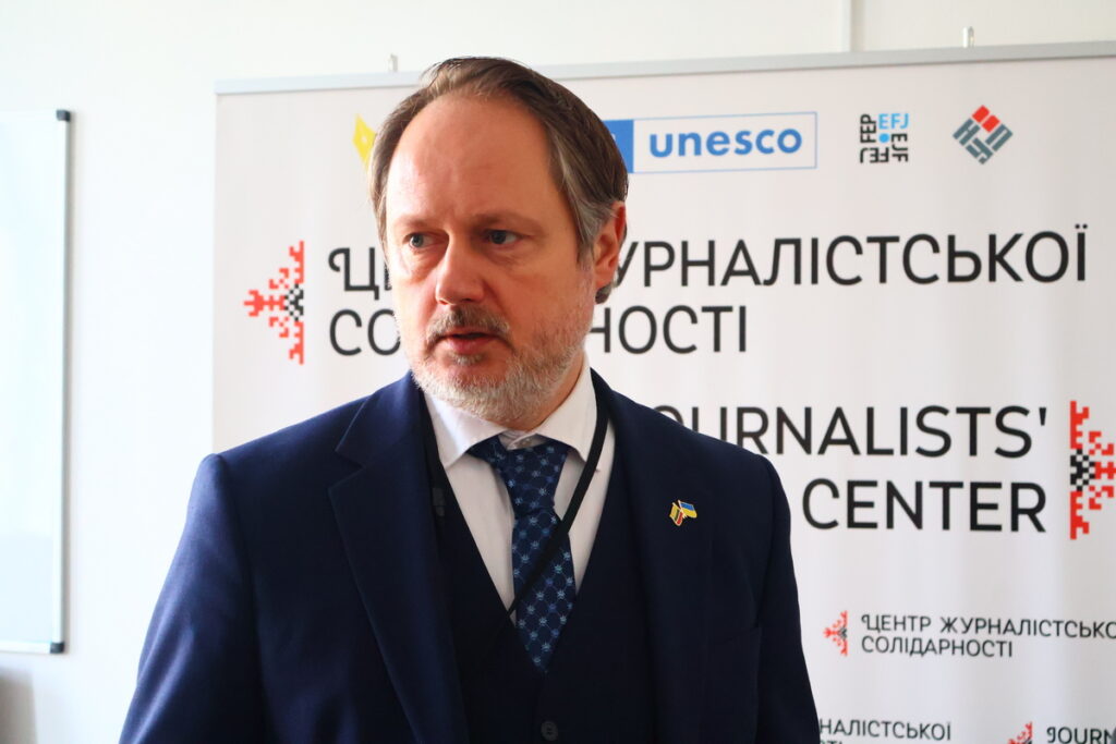 Джерело достовірної інформації та звʼязок зі світом: чому локальні медіа прифронтових громад критично важливі під час війни 1