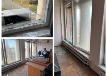 У Дніпрі внаслідок російської атаки постраждали офіс обласної організації НСЖУ та Центру журналістської солідарності 16 У Дніпрі внаслідок російської атаки постраждали офіс обласної організації НСЖУ та Центру журналістської солідарності