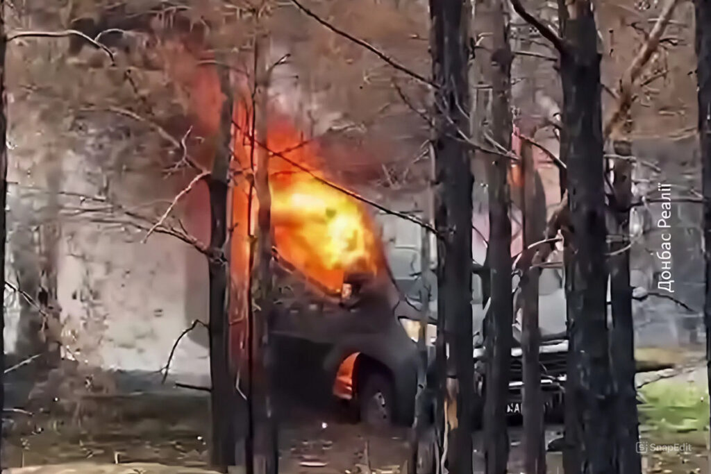 Російський дрон уразив евакуаційний автомобіль, у якому перебував кореспондент проєкту Радіо Свобода «Донбас Реалії»