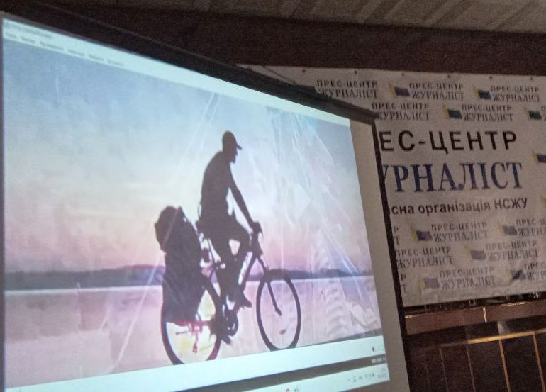  Велосипедом, човном і пішки: відомий запорізький тревел-журналіст відвідав 20  країн світу 2