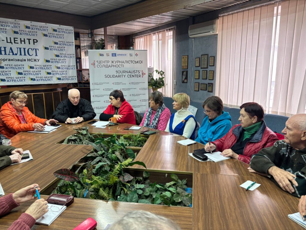 Як розпізнати фейки і маніпуляції: поради фахівця для медійників