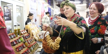 «РОК ЯРМАР’ОК» – благодійна акція молодих журналістів Запоріжжя 18 «РОК ЯРМАР’ОК» – благодійна акція молодих журналістів Запоріжжя