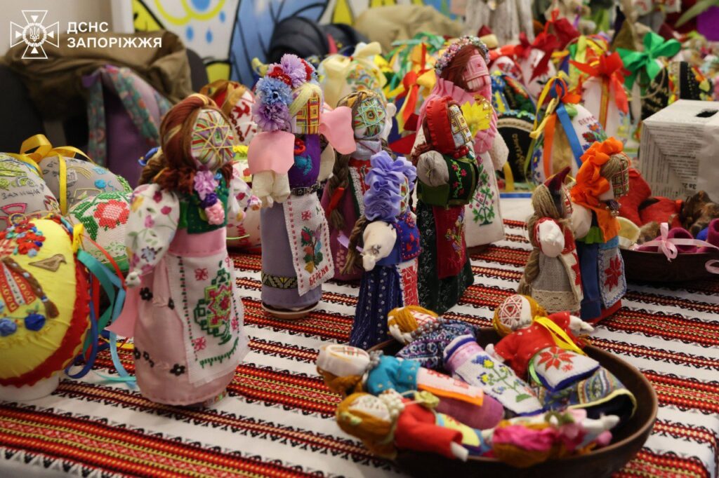 «РОК ЯРМАР’ОК» – благодійна акція молодих журналістів Запоріжжя 27 «РОК ЯРМАР’ОК» – благодійна акція молодих журналістів Запоріжжя 10