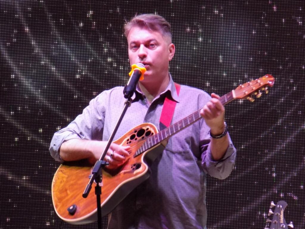 «РОК ЯРМАР’ОК» – благодійна акція молодих журналістів Запоріжжя 19 «РОК ЯРМАР’ОК» – благодійна акція молодих журналістів Запоріжжя 2