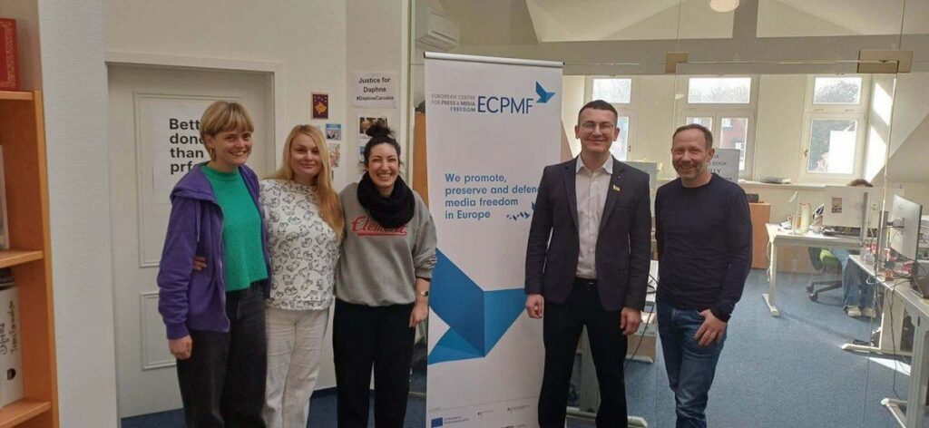 «Ініціативи ECPMF в Україні забезпечили необхідний захист для колег, які працюють під надзвичайним тиском», – Сергій Томіленко в Лейпцигу 18 «Ініціативи ECPMF в Україні забезпечили необхідний захист для колег, які працюють під надзвичайним тиском», – Сергій Томіленко в Лейпцигу 1
