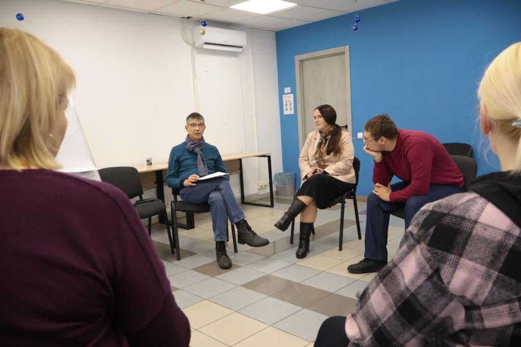 Від теорії конфліктів до спільних правил взаємодії: у Дніпрі журналісти вчилися створювати Кодекс редакції 23 Від теорії конфліктів до спільних правил взаємодії: у Дніпрі журналісти вчилися створювати Кодекс редакції 6