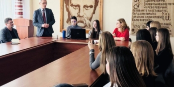 В Івано-Франківську презентували відеороботи студентів-журналістів про загиблих медійників 18 В Івано-Франківську презентували відеороботи студентів-журналістів про загиблих медійників