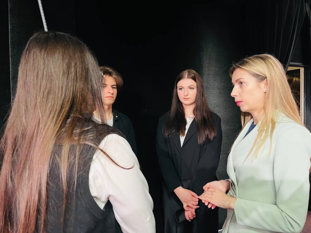 Роль медіа в часи випробувань: Івано-Франківський ЦЖС організував теледискусію за участю журналістів та майбутніх медійників 10