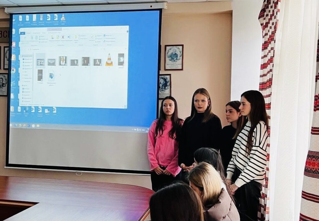 В Івано-Франківську презентували відеороботи студентів-журналістів про загиблих медійників 11