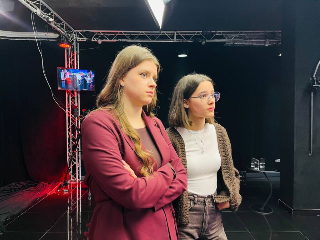 Роль медіа в часи випробувань: Івано-Франківський ЦЖС організував теледискусію за участю журналістів та майбутніх медійників 11