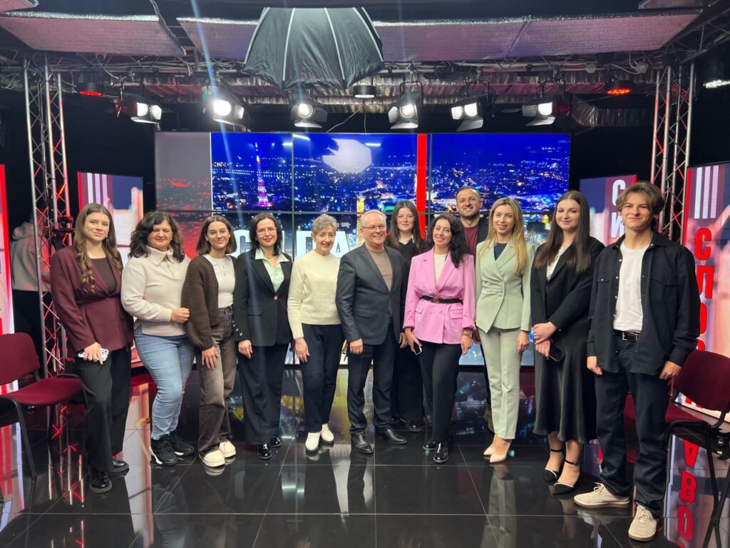 Роль медіа в часи випробувань: Івано-Франківський ЦЖС організував теледискусію за участю журналістів та майбутніх медійників 1