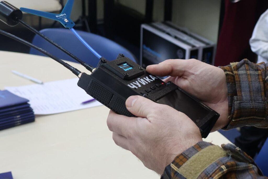 Детектори дронів замість написів «Преса»: як змінюється безпека воєнкорів в Україні