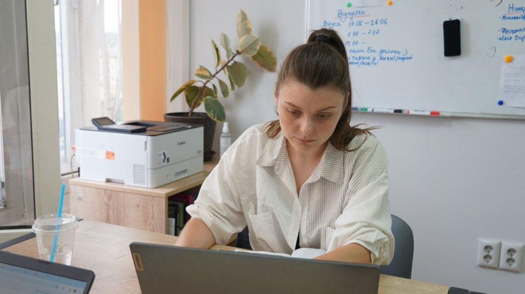 Локальні медіа: Як чернівецьке Медіа агентство «А.С.С.» розвивається на медіаринку, де прибутковість є радше винятком 20 Локальні медіа: Як чернівецьке Медіа агентство «А.С.С.» розвивається на медіаринку, де прибутковість є радше винятком 3