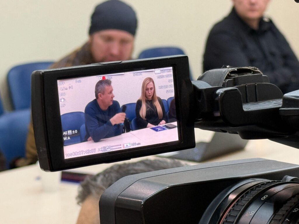 Детектори дронів замість написів «Преса»: як змінюється безпека воєнкорів в Україні 11