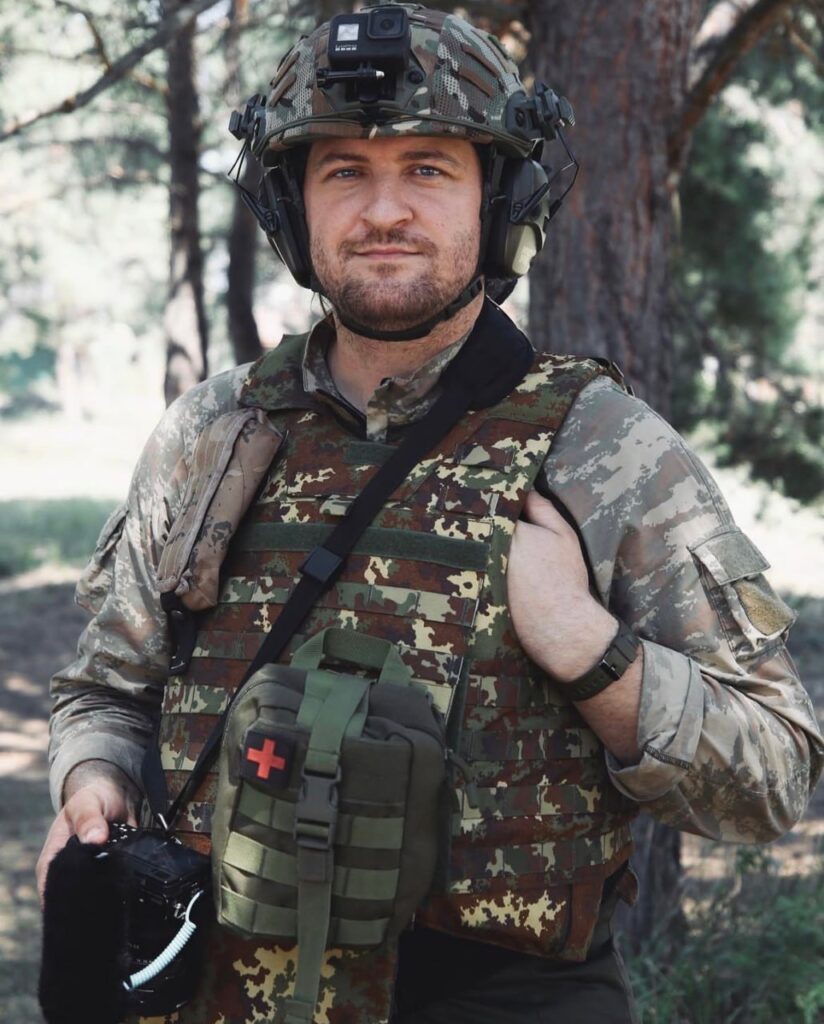 Журналіст і військовий Олександр Ткачук: «Люди власним життям пишуть сценарії фільмів» 19 Журналіст і військовий Олександр Ткачук: «Люди власним життям пишуть сценарії фільмів» 2