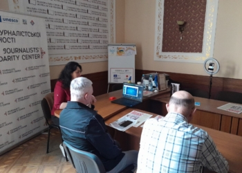 Опора під час відключень світла: як львівські журналісти працюють у ЦЖС