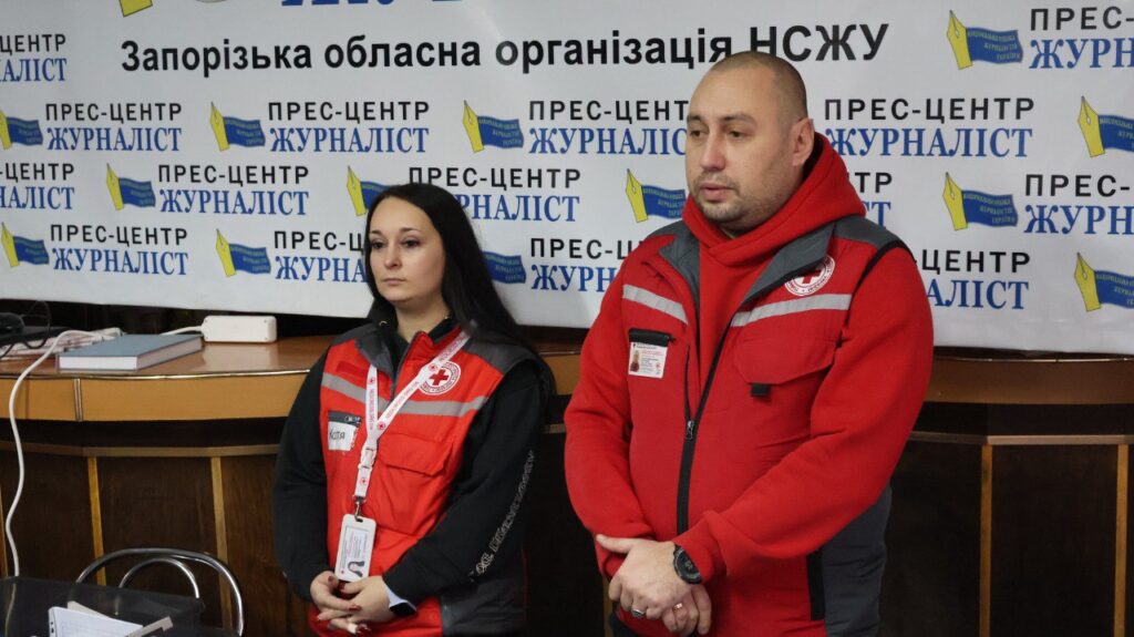 Як діяти до приїзду швидкої: журналістів навчали надавати першу допомогу в умовах війни 19 Як діяти до приїзду швидкої: журналістів навчали надавати першу допомогу в умовах війни 2