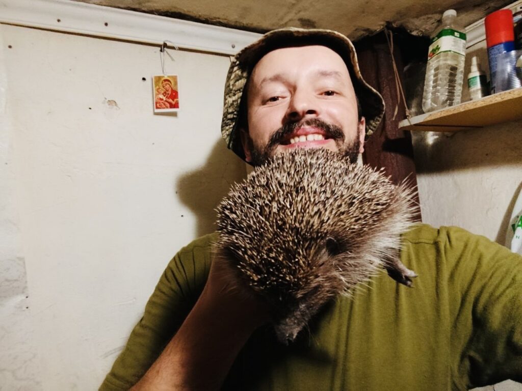 «Писати – це дихати, дихати – це жити, жити – це любити», – Олександр Букатюк, журналіст, поет, а нині військовий з позивним «Місіонер» 2