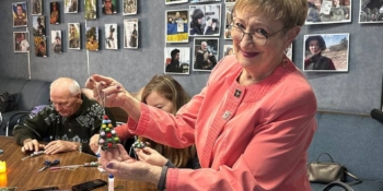 Арт-терапія стала порятунком від професійного вигорання: творчий сеанс у Запоріжжі