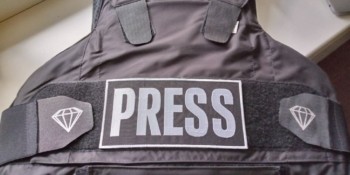 Мінкульт: «Напис “Преса” на екіпіруванні робить журналістів мішенню для росіян»