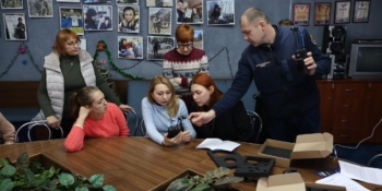 Налаштовувати не потрібно – вмикайте і працюйте: у Запоріжжі медійники вчились користуватися детектором дронів 24 Налаштовувати не потрібно – вмикайте і працюйте: у Запоріжжі медійники вчились користуватися детектором дронів