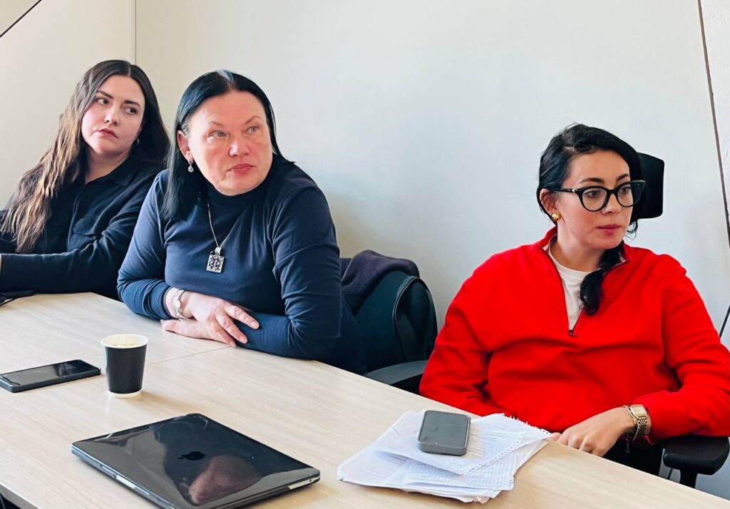 «Робота медійників в умовах підвищеної небезпеки»: Івано-Франківський ЦЖС розпочав серію тренінгів для працівників локальних медіа 21 «Робота медійників в умовах підвищеної небезпеки»: Івано-Франківський ЦЖС розпочав серію тренінгів для працівників локальних медіа 4