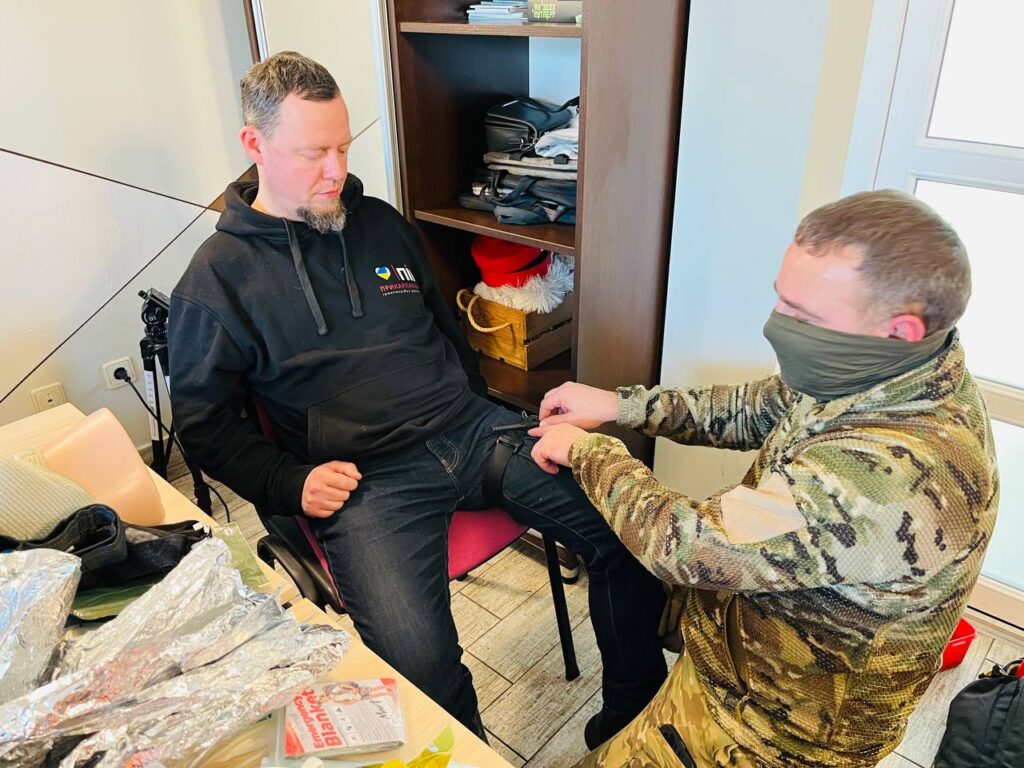 «Робота медійників в умовах підвищеної небезпеки»: Івано-Франківський ЦЖС розпочав серію тренінгів для працівників локальних медіа 22 «Робота медійників в умовах підвищеної небезпеки»: Івано-Франківський ЦЖС розпочав серію тренінгів для працівників локальних медіа 5