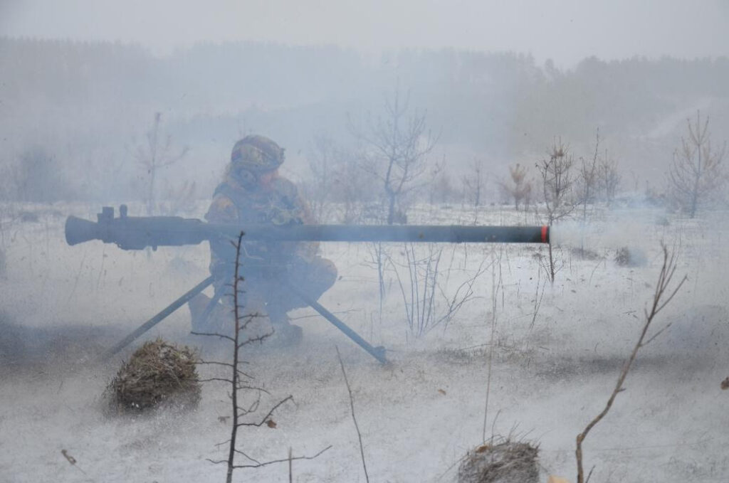 «Ми літали в бусику, як на феррарі»: історія військового журналіста, який пише про героїв і супроводжує колег зі світових медіа 21 «Ми літали в бусику, як на феррарі»: історія військового журналіста, який пише про героїв і супроводжує колег зі світових медіа 4