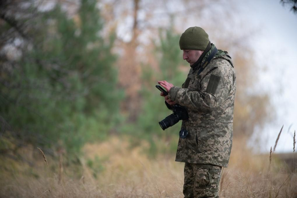 «Ми літали в бусику, як на феррарі»: історія військового журналіста, який пише про героїв і супроводжує колег зі світових медіа 23 «Ми літали в бусику, як на феррарі»: історія військового журналіста, який пише про героїв і супроводжує колег зі світових медіа 6