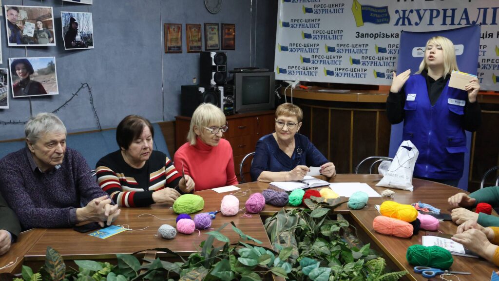 Персональні янголи оберігають журналістів: заняття з арт-терапії у Запоріжжі