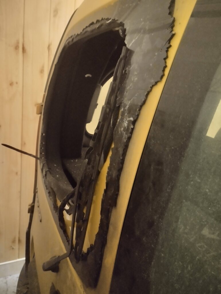 Дніпро знову під обстрілом: постраждало житло журналістки Вікторії Сидоренко 19 Дніпро знову під обстрілом: постраждало житло журналістки Вікторії Сидоренко 2