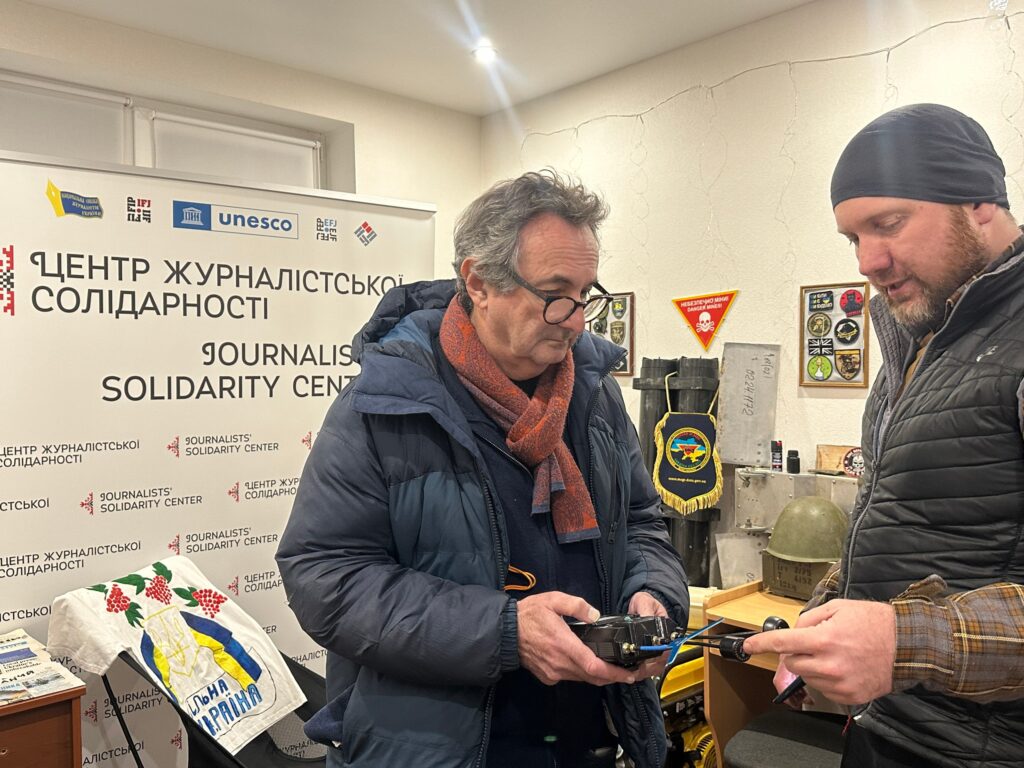 «Це перша війна, яку я висвітлював, де фронт – це не стільки лінія, скільки сіра зона з градацією ризику» – журналіст The Economist Тім Джуда
