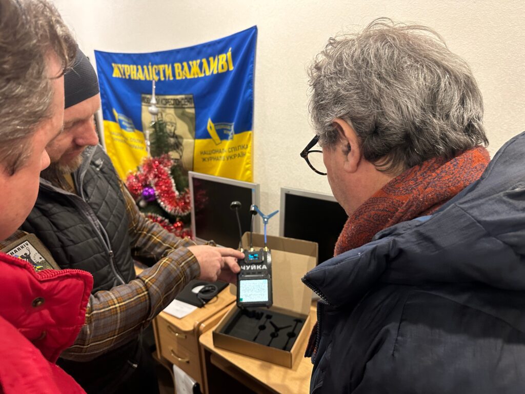 «Це перша війна, яку я висвітлював, де фронт – це не стільки лінія, скільки сіра зона з градацією ризику» - журналіст The Economist Тім Джуда 2