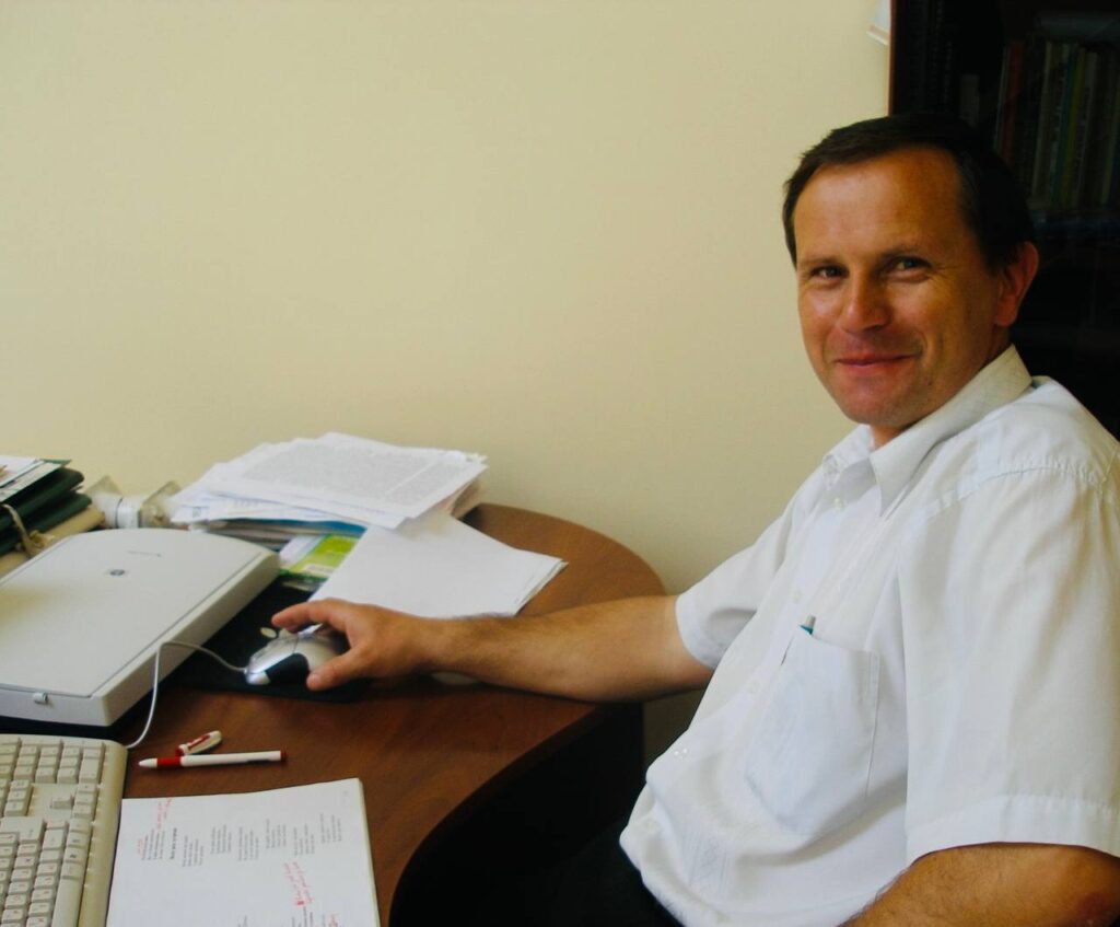 «Ми тримаємося з усіх сил: раніше – на ентузіазмі, тепер – на фанатизмі», – Михайло Захарчук, директор-головний редактор богородчанської газети «Слово народу» 8