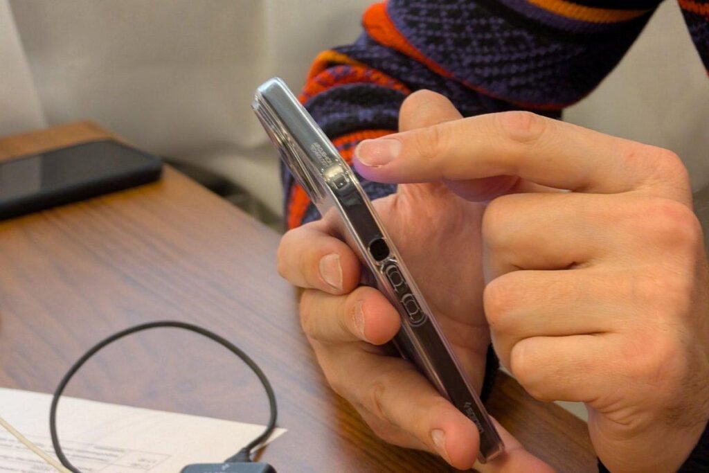 Між правдою і мовчанням – смартфон: як живуть і працюють прифронтові редакції 6