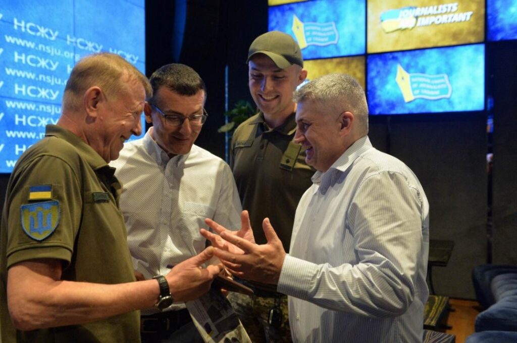 «Кожен вихід – лотерея, але солдати це роблять, тож мусимо і ми...» НСЖУ про важливість військових журналістів 17