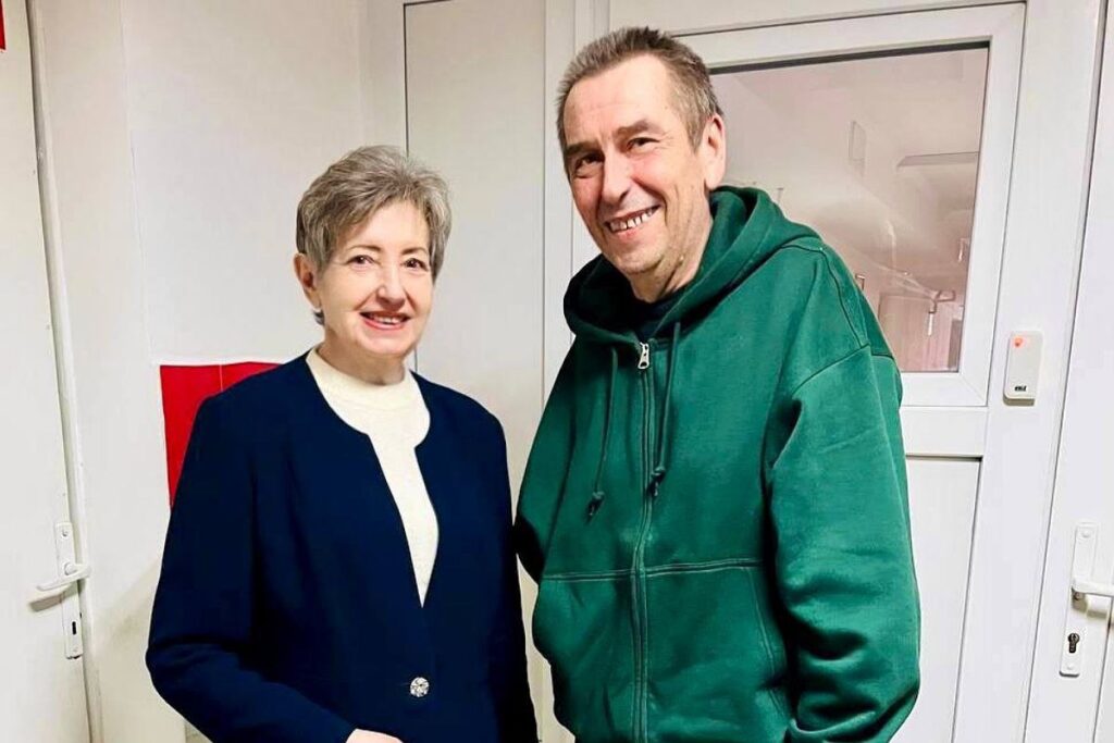 «І в редакції, і в армії – не тільки робота. Це – місія»: Олександр Назаренко, голова Чернігівської обласної організації НСЖУ, військовослужбовець ЗСУ 18 «І в редакції, і в армії – не тільки робота. Це – місія»: Олександр Назаренко, голова Чернігівської обласної організації НСЖУ, військовослужбовець ЗСУ 1