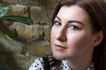 Без вікон, без опалення, але не без підтримки: журналістка Анастасія Платонова — про наслідки пошкодження її житла від удару шахеда