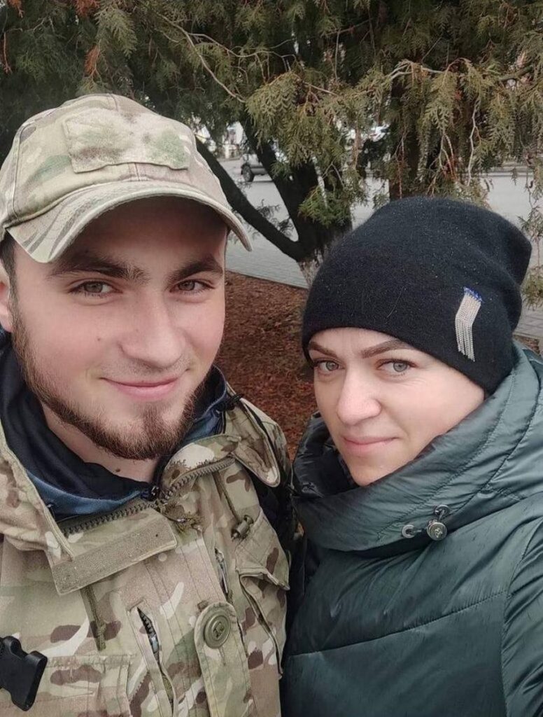 У Черкасах поліція розшукує чоловіка, який здійснив наругу над пам’ятником загиблому журналісту Олександру Коцуконю 1