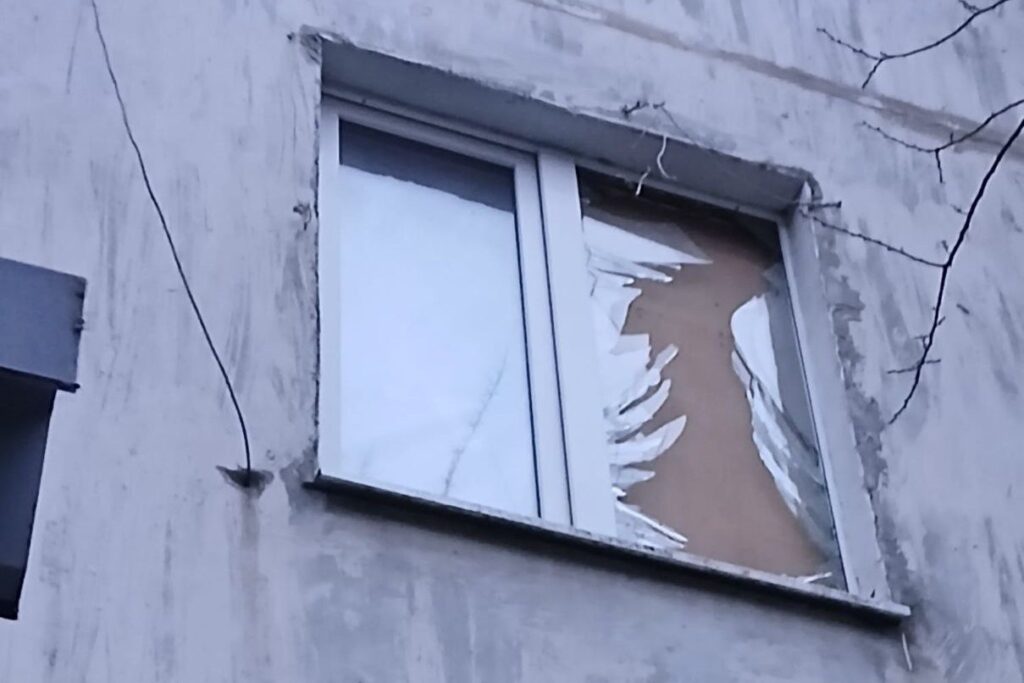 Унаслідок вибуху російського БПЛА постраждала квартира журналістки Алли Федорини з Сум