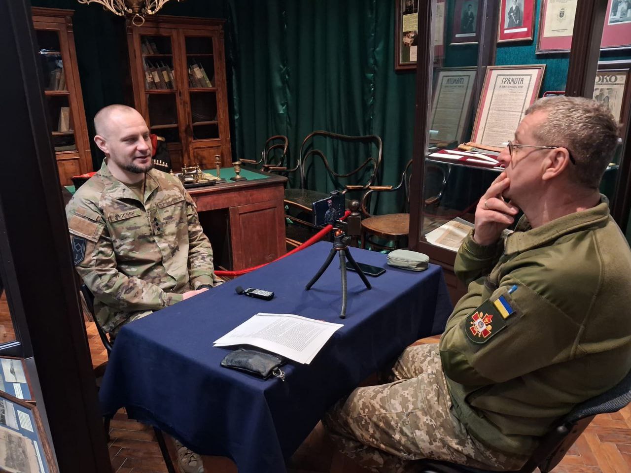 Олександр Филь: «Історії Героїв України потрібно записувати зараз, по-живому…» 17 Олександр Филь: «Історії Героїв України потрібно записувати зараз, по-живому…»