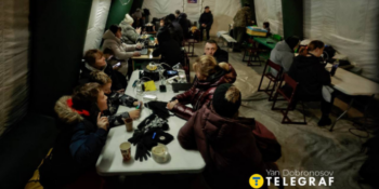 Україна: Без світла, без тепла, без води – як журналісти в Києві продовжують працювати серед блекаутів і морозів