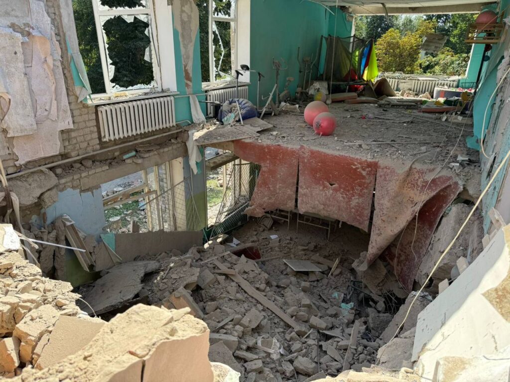 Місія «На межі»: як побудувати якісне медіа за 9 кілометрів від ворога та вижити під КАБами 23 Місія «На межі»: як побудувати якісне медіа за 9 кілометрів від ворога та вижити під КАБами 6