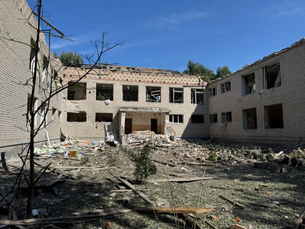 Місія «На межі»: як побудувати якісне медіа за 9 кілометрів від ворога та вижити під КАБами 25 Місія «На межі»: як побудувати якісне медіа за 9 кілометрів від ворога та вижити під КАБами 8