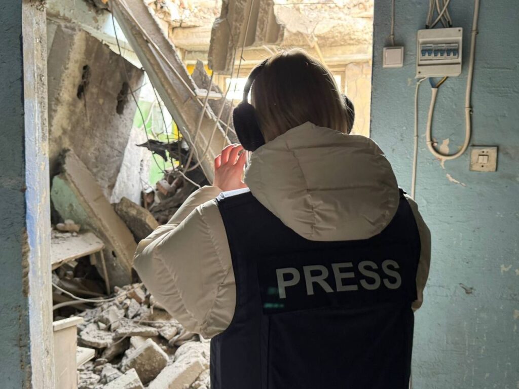 Місія «На межі»: як побудувати якісне медіа за 9 кілометрів від ворога та вижити під КАБами 18 Місія «На межі»: як побудувати якісне медіа за 9 кілометрів від ворога та вижити під КАБами 1